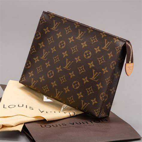 louis vuitton toiletry pouch 26 clutch|louis vuitton zipper pouch.